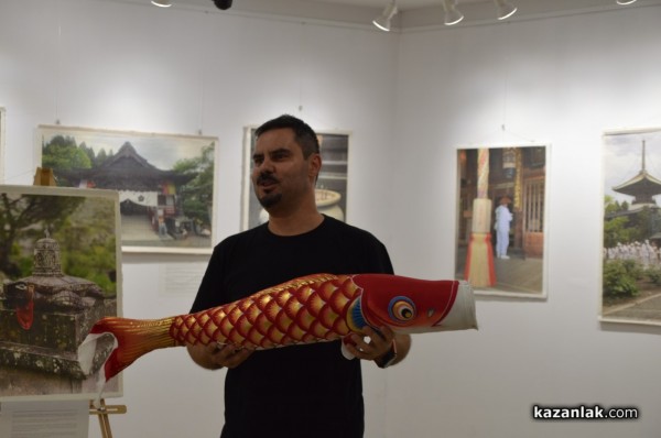 Музеят на фотографията представи красива изложба с близо 40 фотографии отпечатани на специална японска хартия 