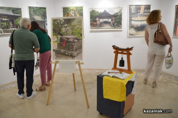 Музеят на фотографията представи красива изложба с близо 40 фотографии отпечатани на специална японска хартия 