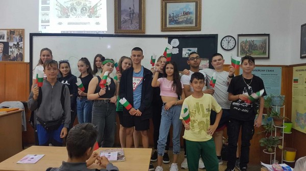 В ПГЛПТ отбелязаха Денят на Независимостта