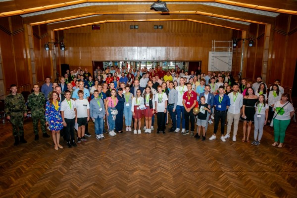 Представители от ПГ „Иван Хаджиенов“ участваха в Младежкия форум “Достойни за България“ в Пазарджик