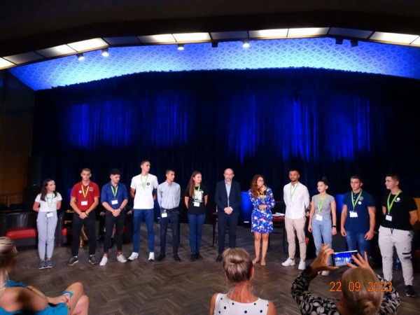 Представители от ПГ „Иван Хаджиенов“ участваха в Младежкия форум “Достойни за България“ в Пазарджик