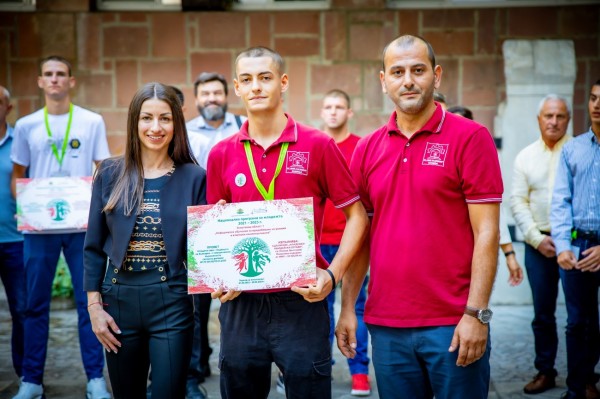 Представители от ПГ „Иван Хаджиенов“ участваха в Младежкия форум “Достойни за България“ в Пазарджик