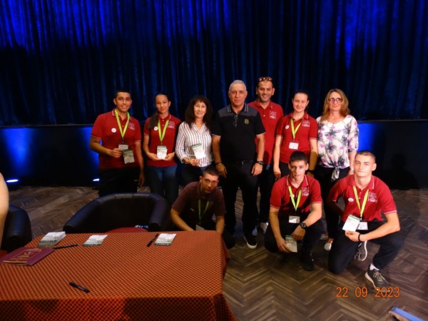 Представители от ПГ „Иван Хаджиенов“ участваха в Младежкия форум “Достойни за България“ в Пазарджик