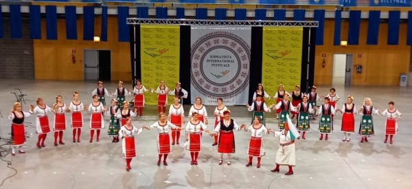 Танцовите клубове “Шипченка“, “Янина“ и “Тера“ взеха участие в Международен фолклорен фестивал в Италия 