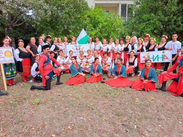 Танцовите клубове “Шипченка“, “Янина“ и “Тера“ взеха участие в Международен фолклорен фестивал в Италия 
