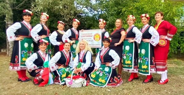 Танцовите клубове “Шипченка“, “Янина“ и “Тера“ взеха участие в Международен фолклорен фестивал в Италия 