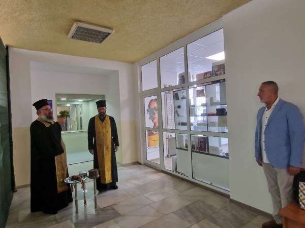 Официално откриване на новия асансьор в ДКЦ „Районна поликлиника“ в Казанлък