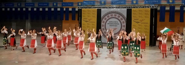 Танцовите клубове “Шипченка“, “Янина“ и “Тера“ взеха участие в Международен фолклорен фестивал в Италия 