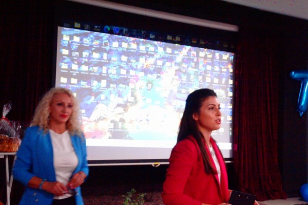 Зимата можете да я видите в снегорин, лятото –да полива цветята в парка