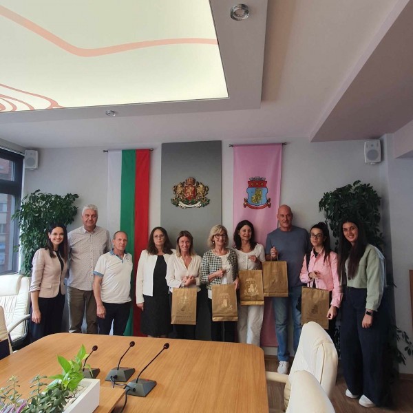 ПГЛПТ посрещна гости от Италия по международен партньорски проект по Еразъм +