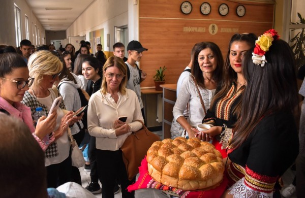 ПГЛПТ посрещна гости от Италия по международен партньорски проект по Еразъм +