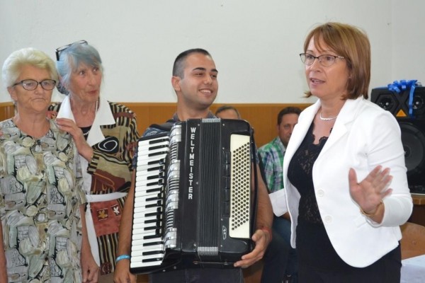 Галина Стоянова с поздрав в Деня на възрастните хора