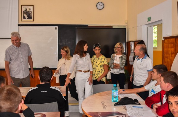 ПГЛПТ посрещна гости от Италия по международен партньорски проект по Еразъм +