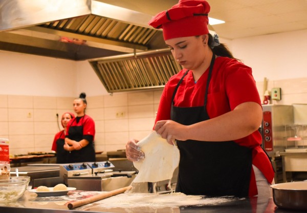 ПГЛПТ посрещна гости от Италия по международен партньорски проект по Еразъм +