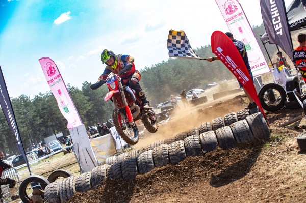 Казанлъшките ендуро състезатели с призови места от EnduroX Alba – Damascena