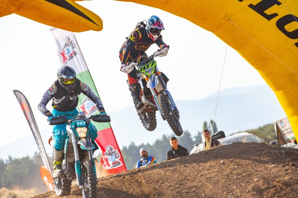 Казанлъшките ендуро състезатели с призови места от EnduroX Alba – Damascena