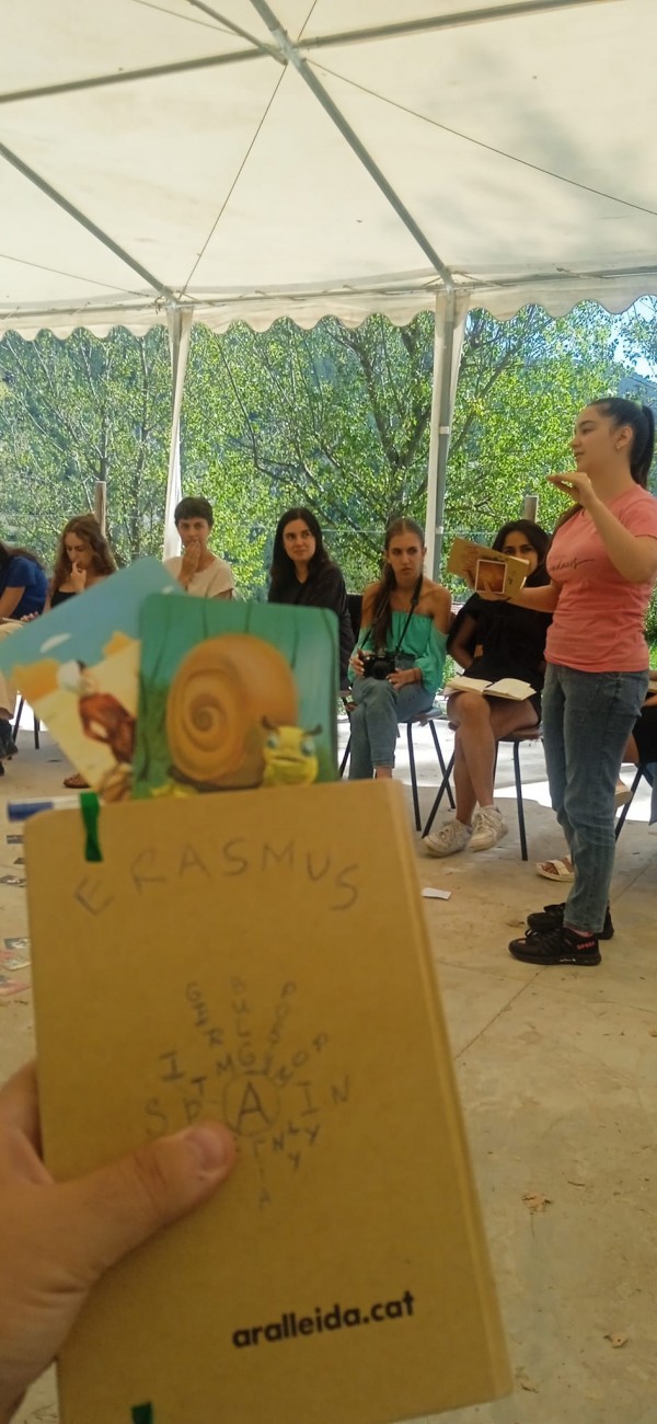 Ученички от ПГЛПТ представиха България в международен младежки проект в Испания