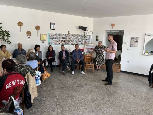 Дамян Цанев (кандидат-кметът от ГЕРБ за с. Овощник) - с конкретни решения по наболели проблеми 