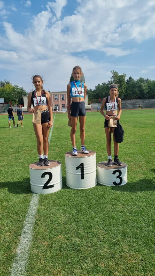 В “Царицата на спортовете“ медали за децата на Казанлък