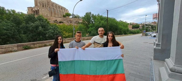 Ученички от ПГЛПТ представиха България в международен младежки проект в Испания
