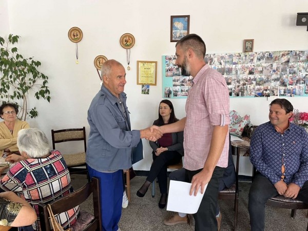 Дамян Цанев (кандидат-кметът от ГЕРБ за с. Овощник) - с конкретни решения по наболели проблеми 