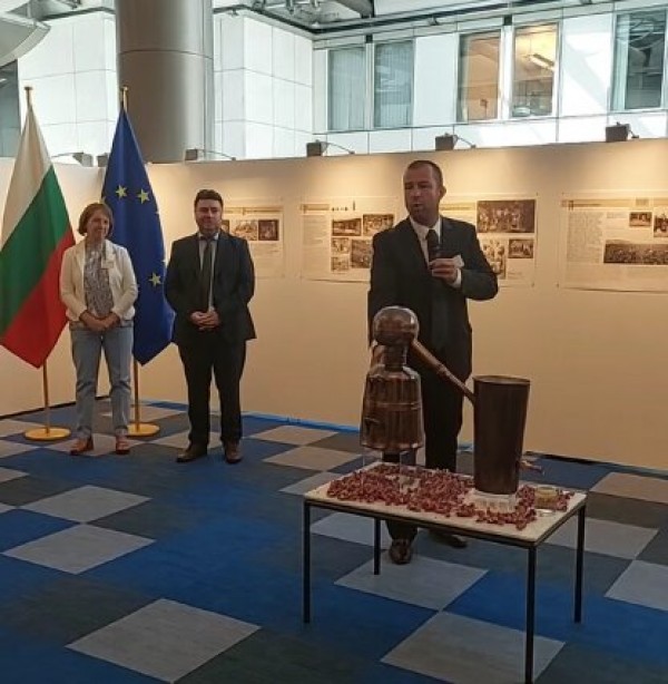 Галина Стоянова: Обединихме се и защитихме розовото масло