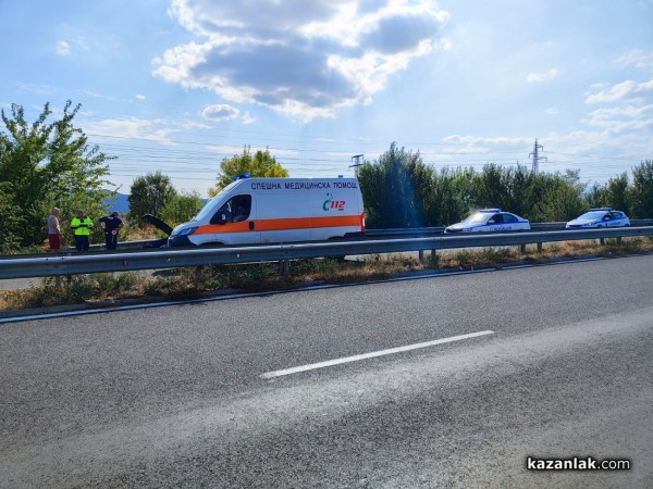 “Фолксваген Пасат“ и “БМВ“ катастрофираха на Околовръстното в Казанлък 