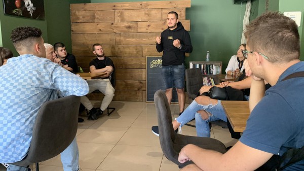 Учениците от ПГЛПТ отбелязаха Световния ден на туризма с интересно обучение и демонстрация 