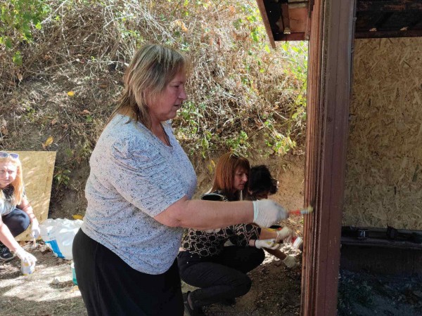 Реновират заслона в “Мезарлък дере” в с. Горно Изворово 