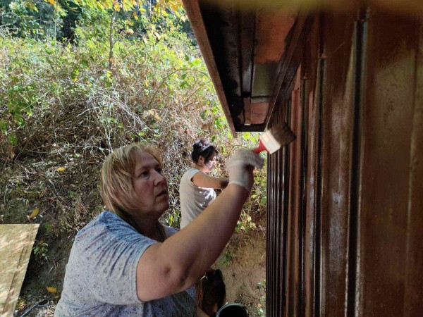 Реновират заслона в “Мезарлък дере” в с. Горно Изворово 