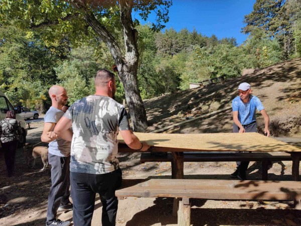 Реновират заслона в “Мезарлък дере” в с. Горно Изворово 