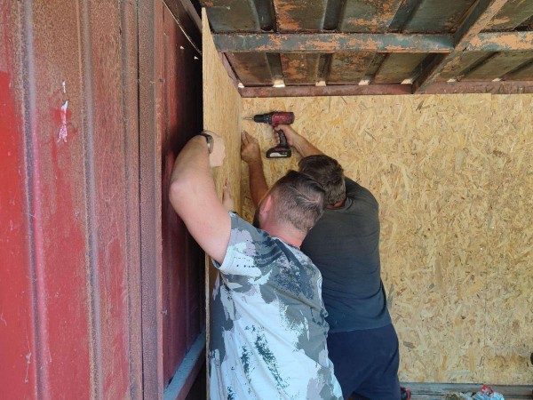 Реновират заслона в “Мезарлък дере” в с. Горно Изворово 