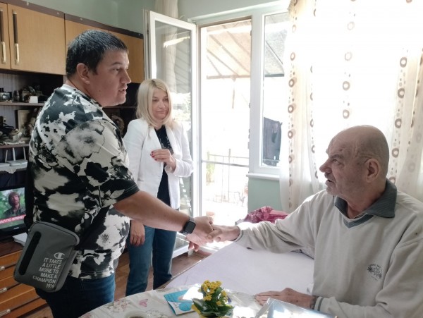 Има такъв народ. И такива  герои