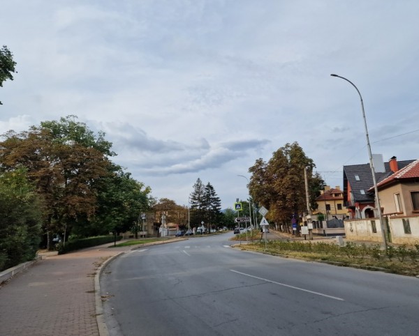 Започва подмяна на стълбовете за улично осветление в участък от бул. “Освобождение“ в Казанлък