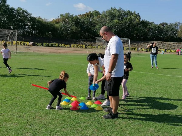 Над 140 участници събра седмото издание на спортната надпревара “Мама,татко и аз”