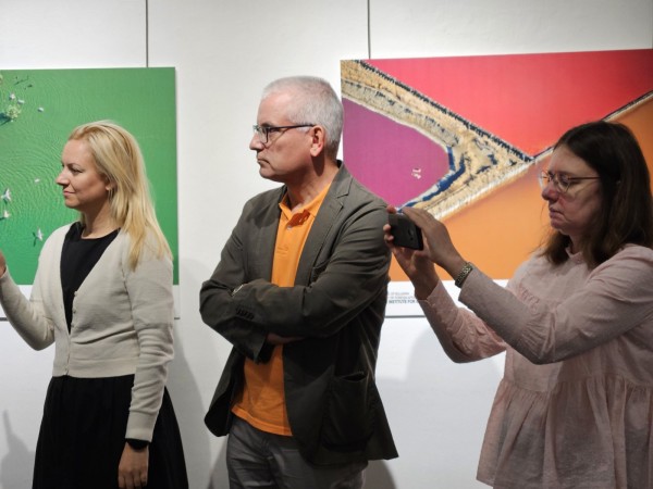 Александър Иванов представи своята изложба „България от птичи поглед“ във Виена