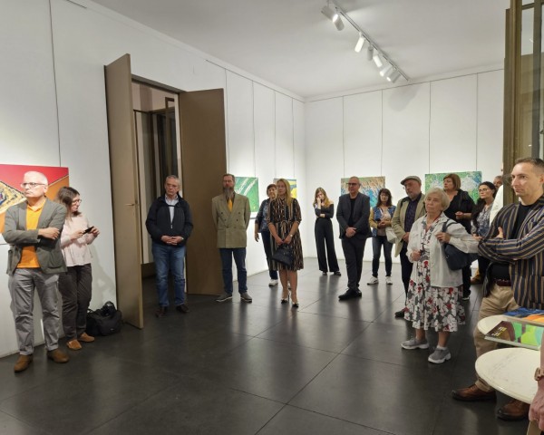 Александър Иванов представи своята изложба „България от птичи поглед“ във Виена