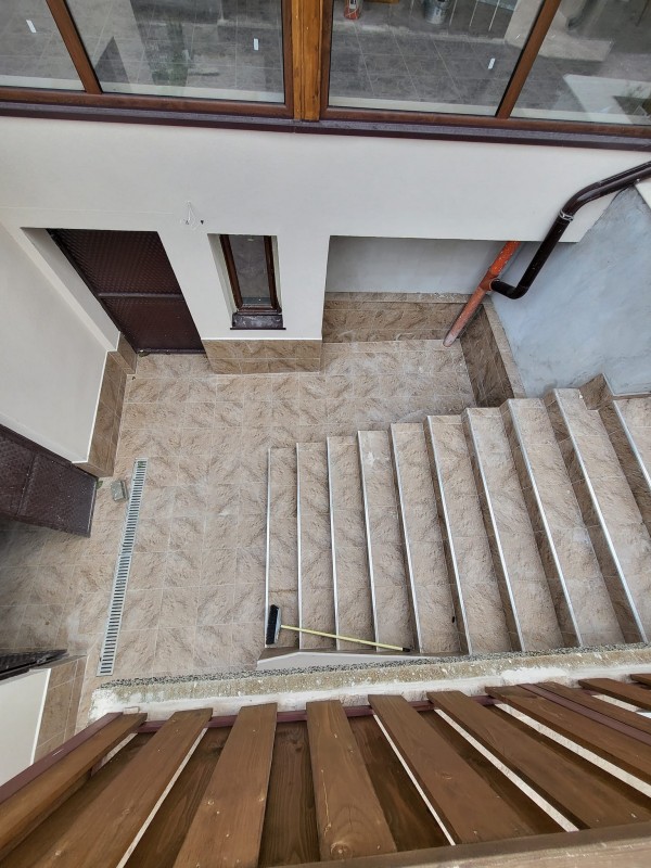 Щампован бетон от “Палова 2019“ ЕООД - изграждане на настилки, облицовки, огради, басейни, топлоизолация