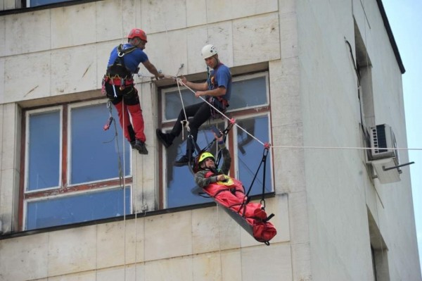 За деня на българската община – запознайте се отблизо с постиженията на пещерното спасяване!