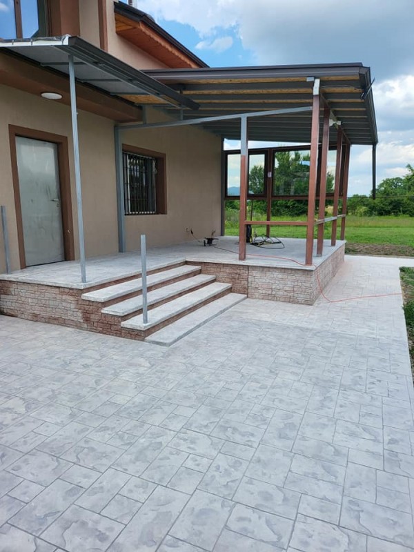 Щампован бетон от “Палова 2019“ ЕООД - изграждане на настилки, облицовки, огради, басейни, топлоизолация