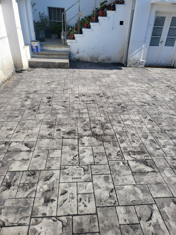 Щампован бетон от “Палова 2019“ ЕООД - изграждане на настилки, облицовки, огради, басейни, топлоизолация