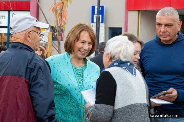 ГЕРБ представи кандидатите за общински съветници и кметове на населени места в община Казанлък / Видео