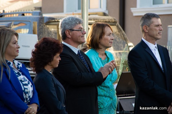 ГЕРБ представи кандидатите за общински съветници и кметове на населени места в община Казанлък / Видео