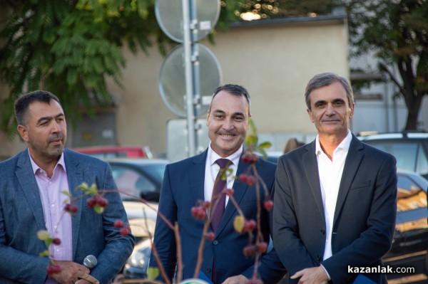 ГЕРБ представи кандидатите за общински съветници и кметове на населени места в община Казанлък / Видео