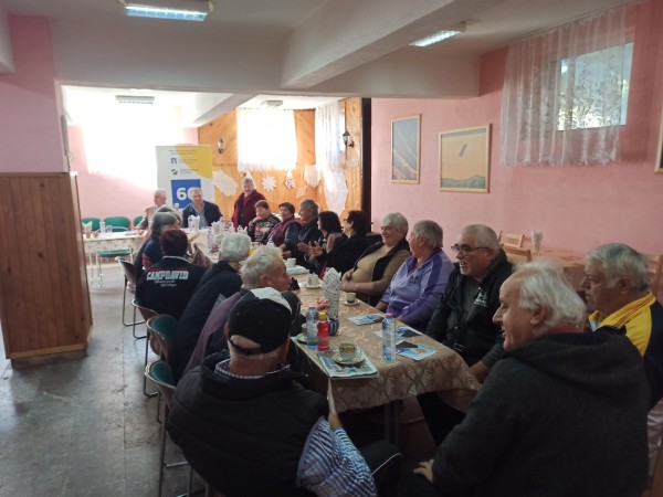 Пенсионерският клуб в Дунавци посрещна кандидата за кмет на община Казанлък Алекси Алексиев