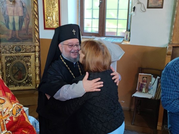 Църковна утвар за храмовете в Черганово и Енина – подарък от кандидатите за съветници и Галина Стоянова за Петковден