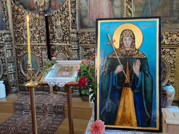 Църковна утвар за храмовете в Черганово и Енина – подарък от кандидатите за съветници и Галина Стоянова за Петковден