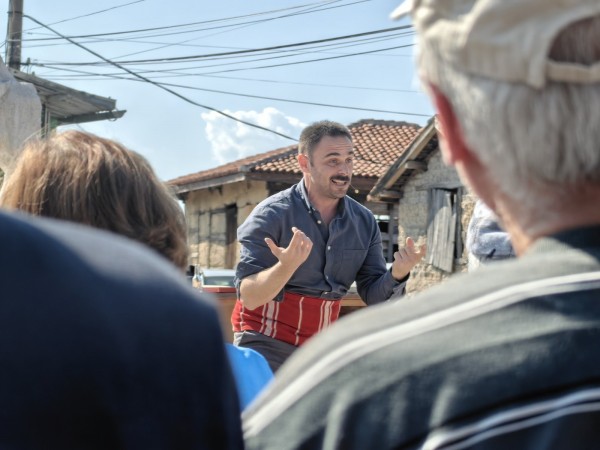 ГЕРБ с подарък към енинци - „Чудомирщини” оживяха на площада в селото