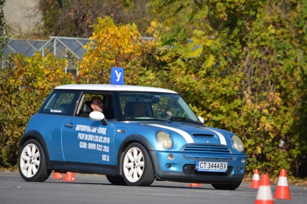 Младежи от Казанлък шофираха безопасно и прецизно, заедно с Алтернативата на гражданите