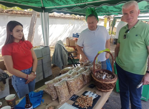 Алекси Алексиев посети Фестивала на ореха и празника на  Розово